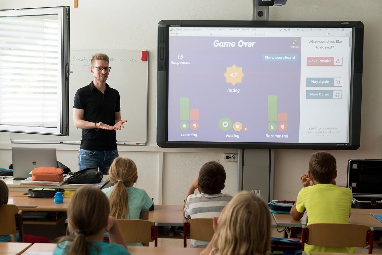 teacher-game-students.jpg